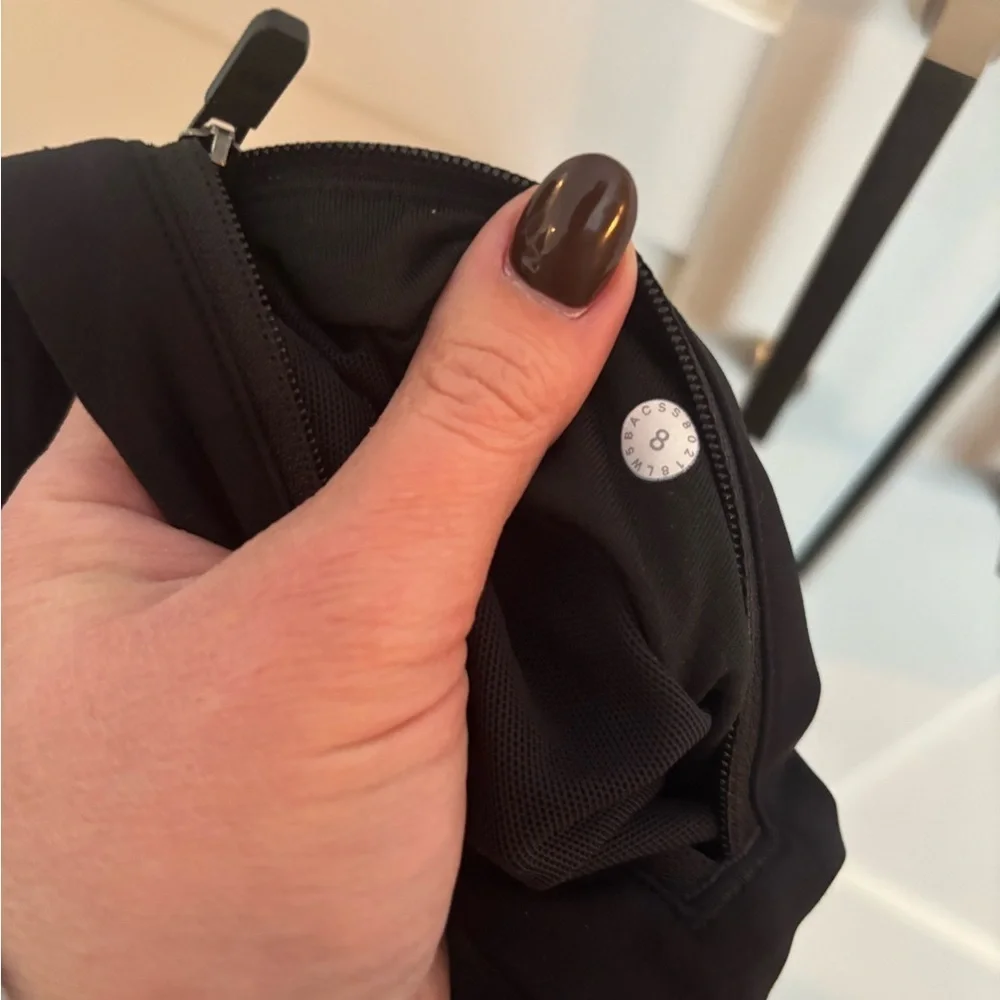 Lululemon leggings with sheer panels size 8 7/8 athletic Athleisure yoga Pilates